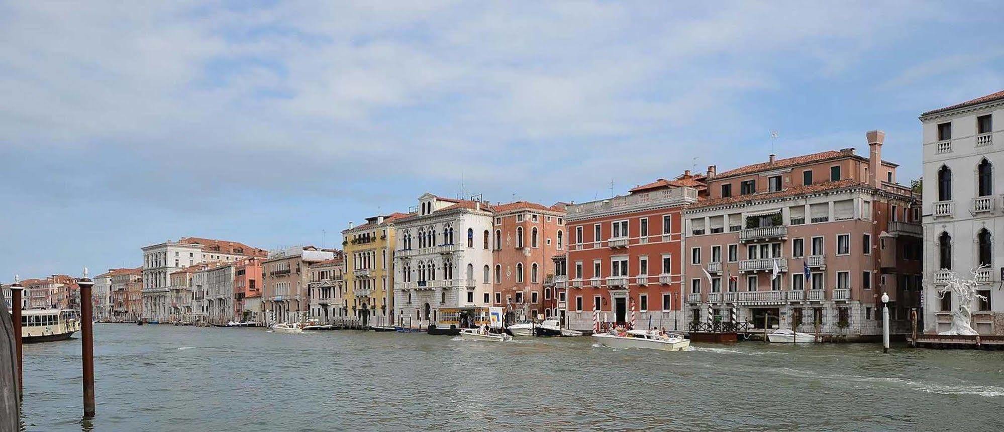 Mocenigo~canalgrande Aperitif * Venecia